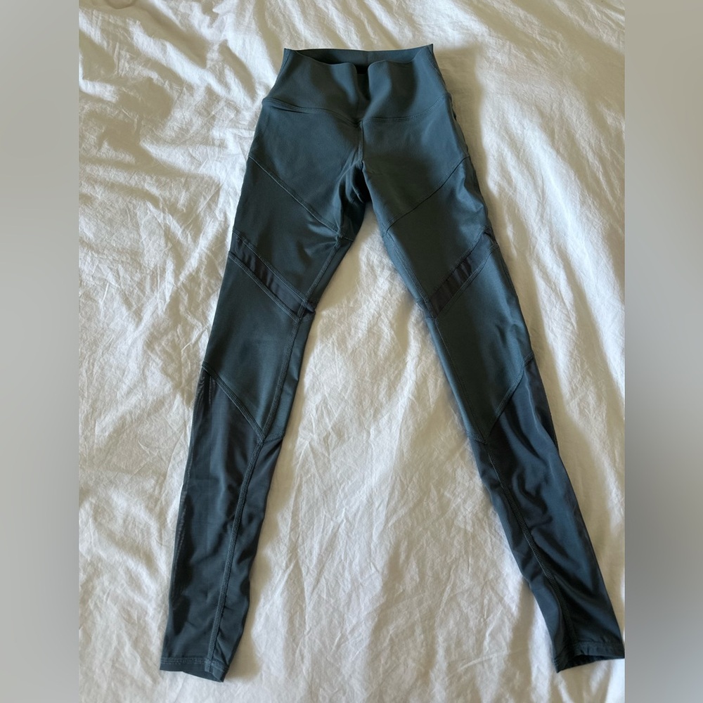 Alo Yoga leggings